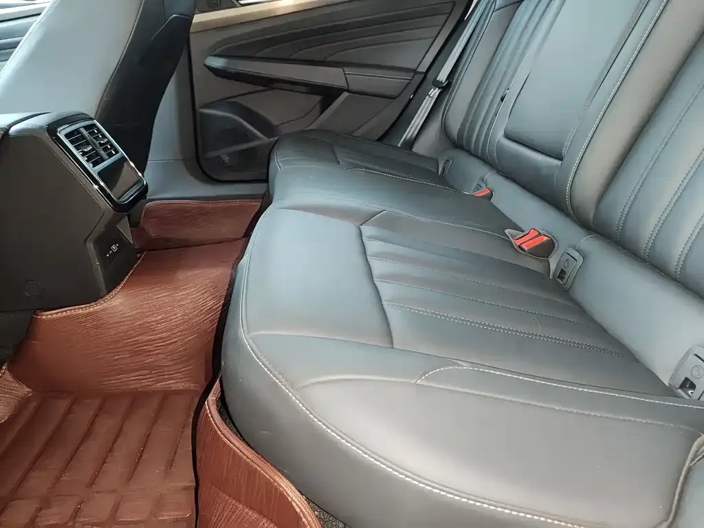 Volkswagen Passat — фото 9