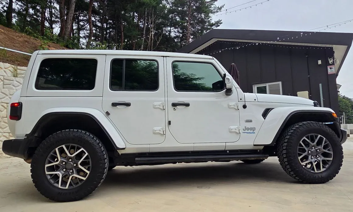 Jeep Wrangler — фото 7