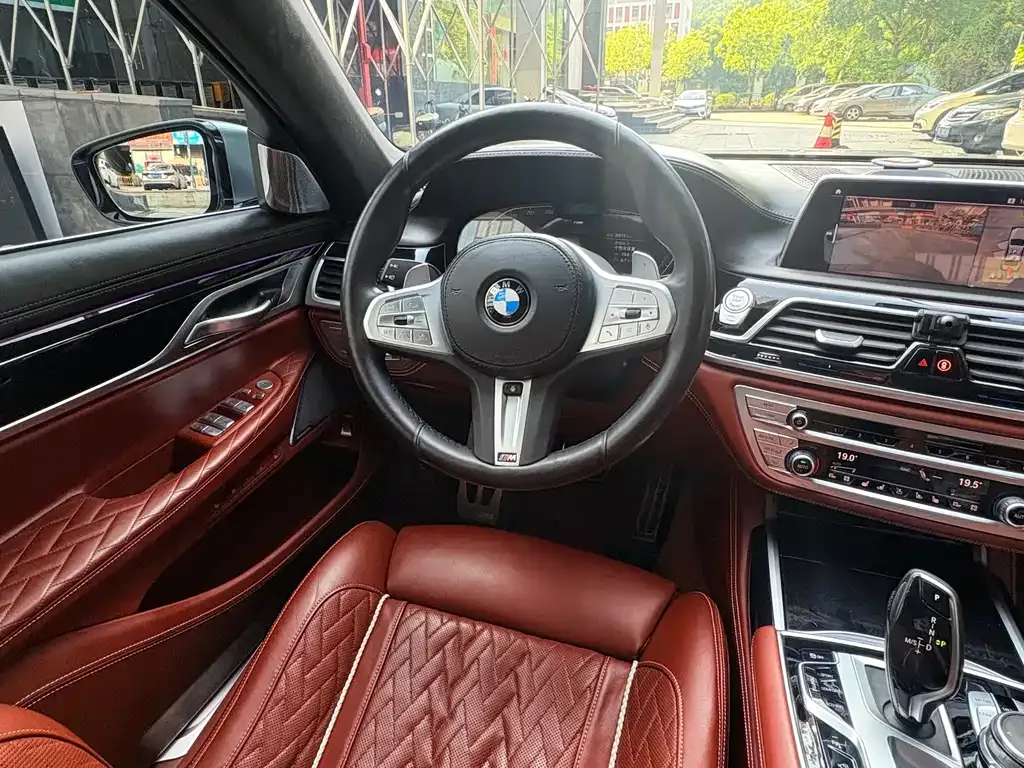 BMW 7 Series — фото 4