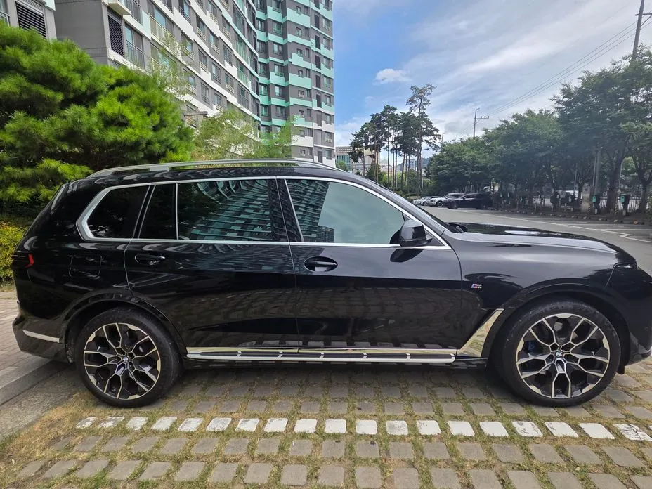BMW X7 — фото 9
