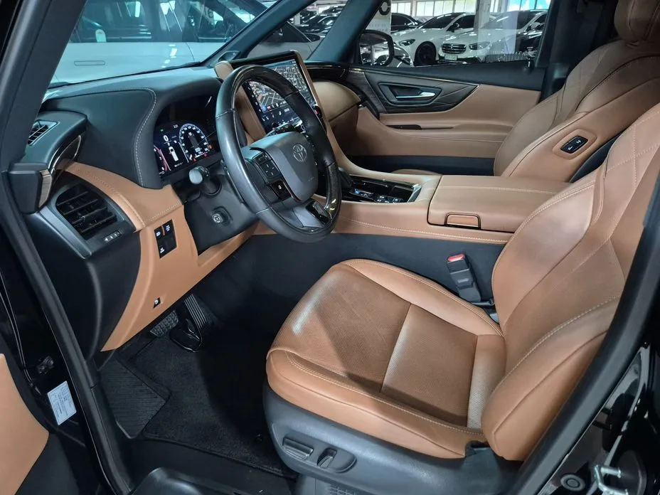 Toyota Alphard — фото 4