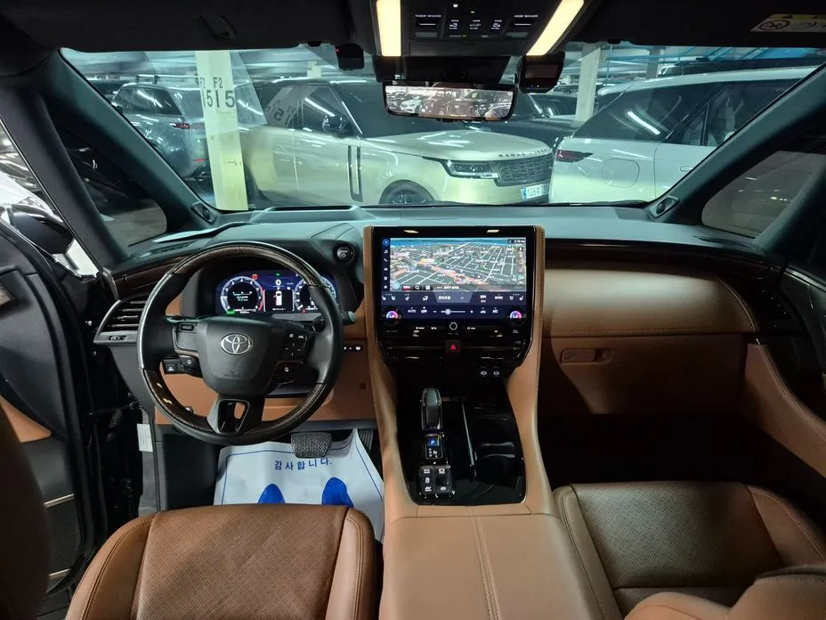 Toyota Alphard — фото 8