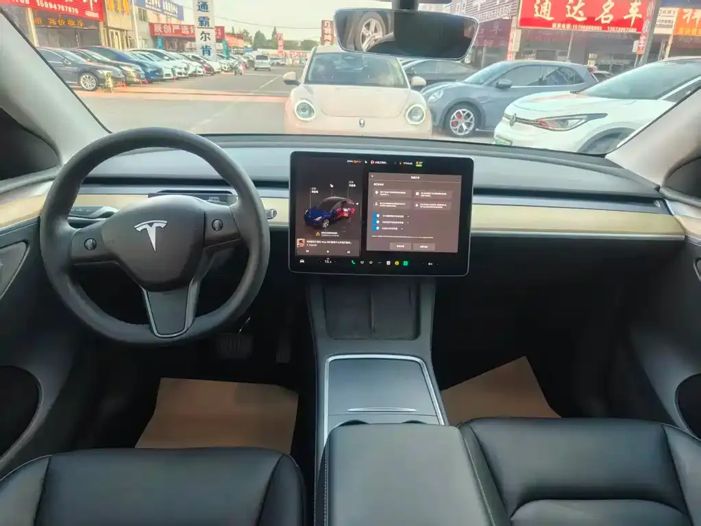Tesla Model Y — фото 3