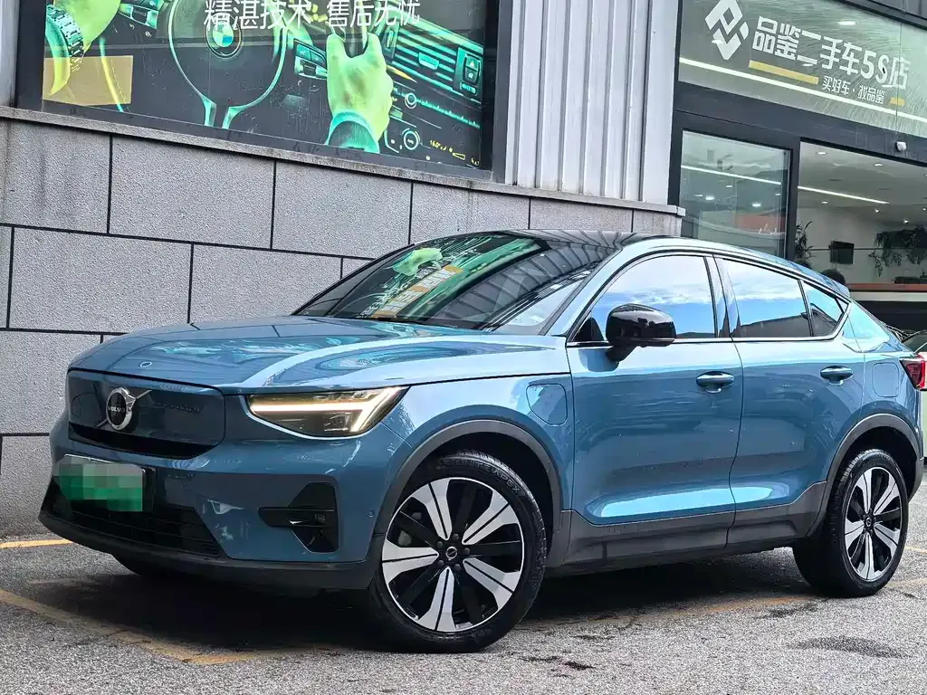 Volvo C40 — фото 1