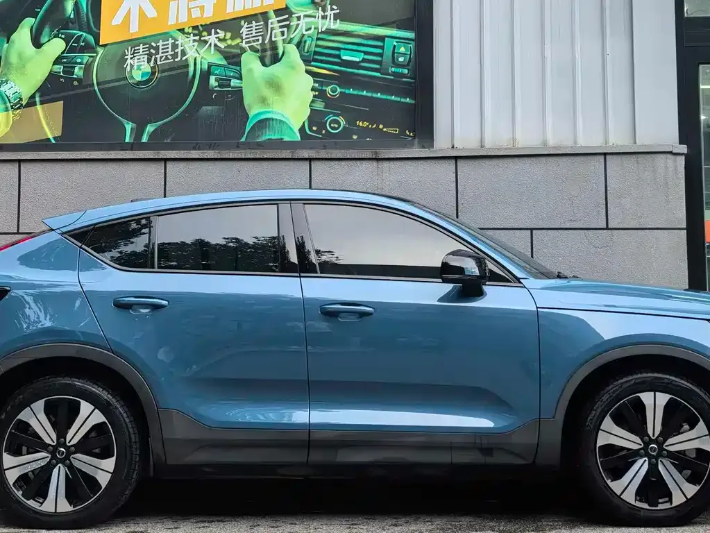 Volvo C40 — фото 10