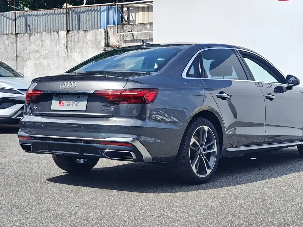 Audi A4L — фото 10