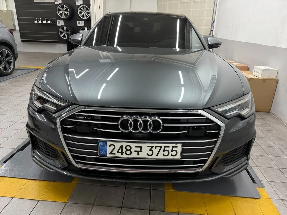 Audi A6 — фото 1