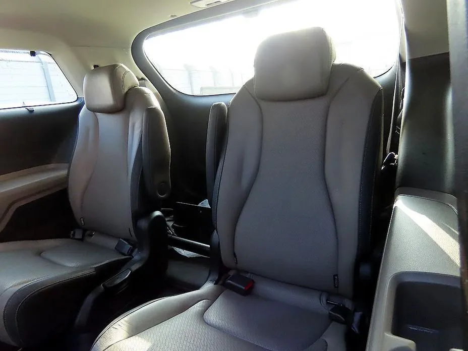 Kia Carnival — фото 4