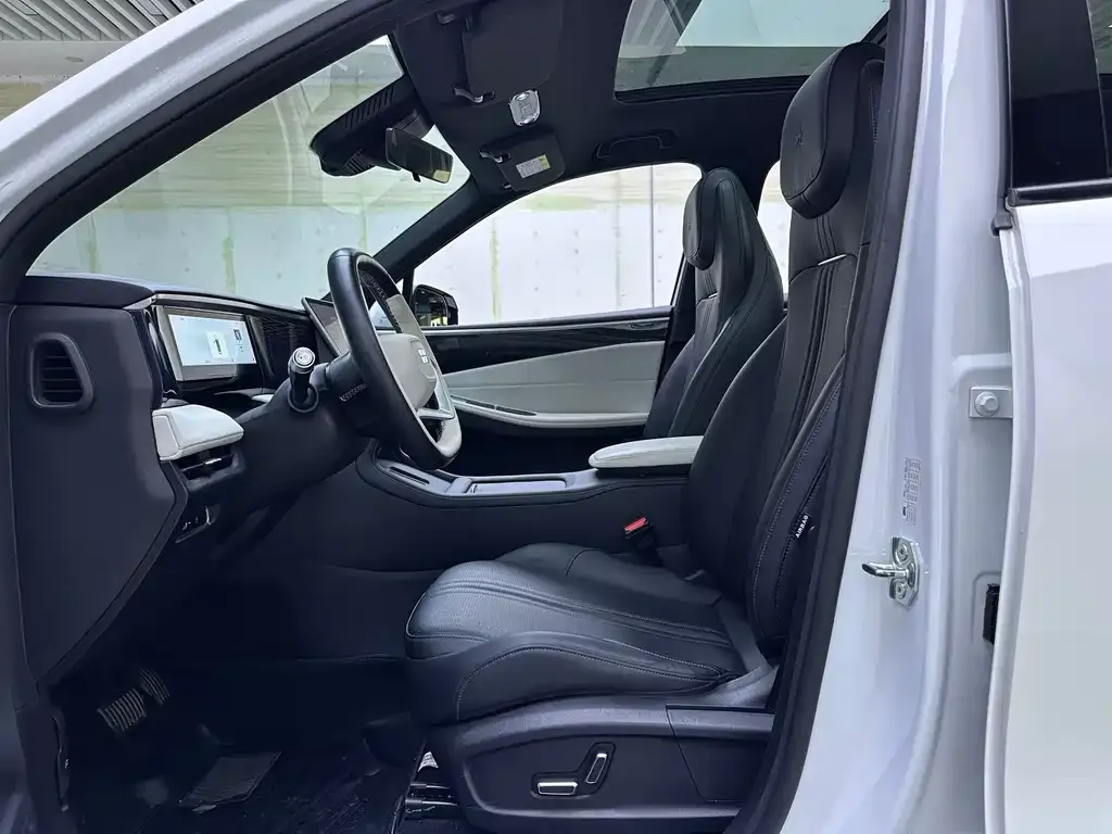 Geely Galaxy L7 — фото 9