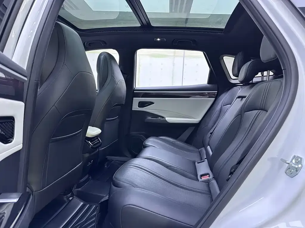 Geely Galaxy L7 — фото 8