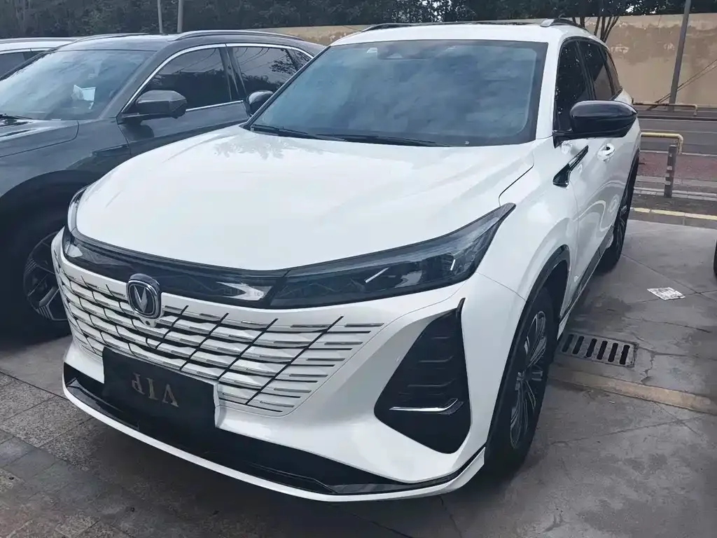 Changan CS75PLUS — фото 1