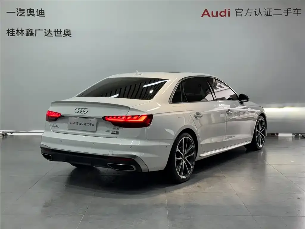 Audi A4L — фото 5