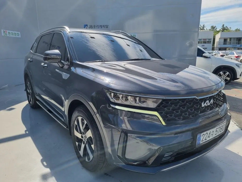 Kia Sorento — фото 6