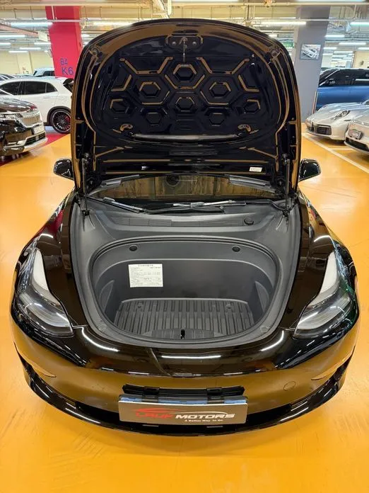 Tesla Model 3 — фото 5