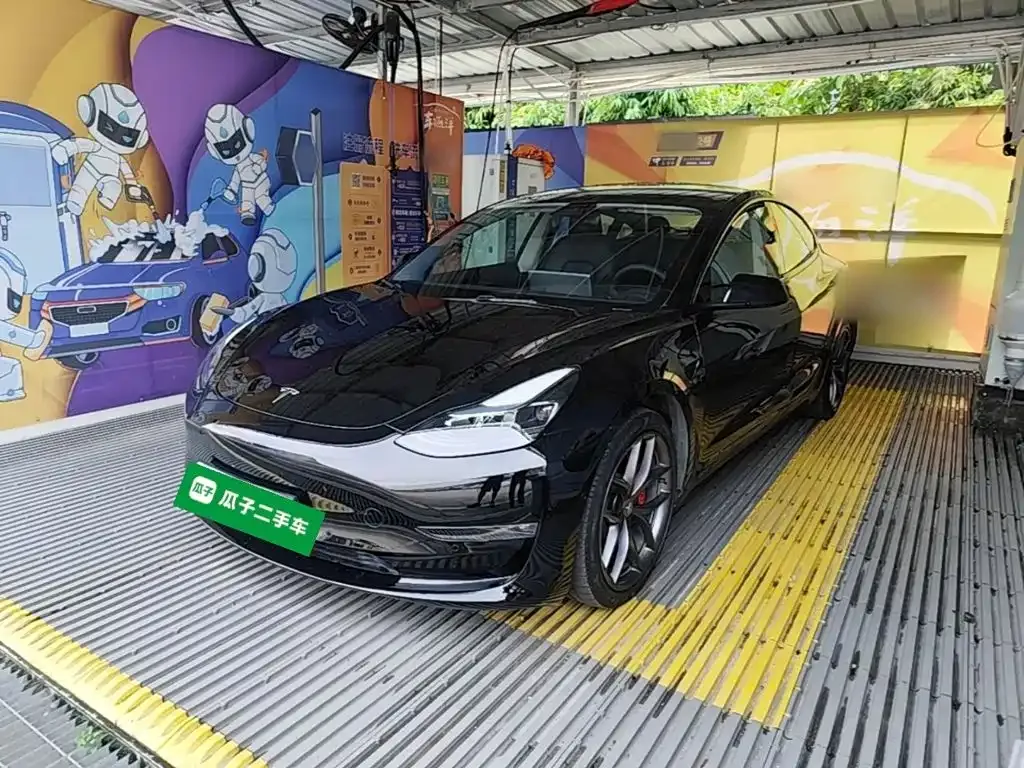 Tesla Model 3 — фото 1