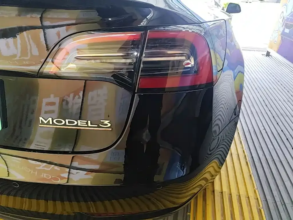 Tesla Model 3 — фото 6