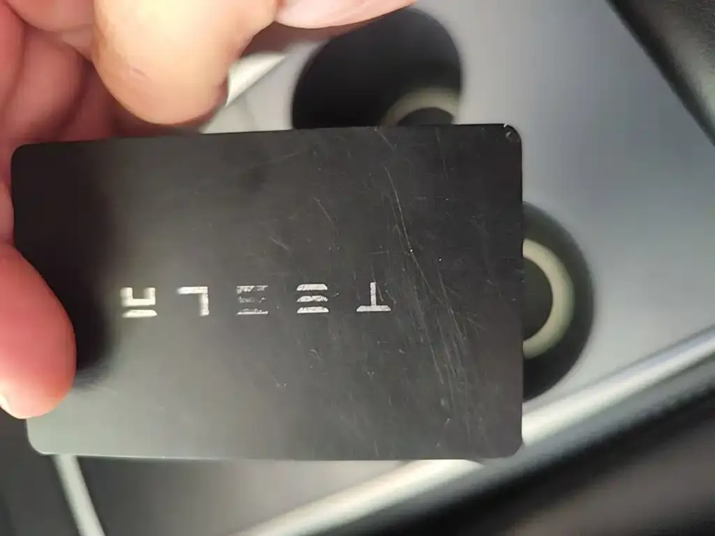 Tesla Model 3 — фото 4