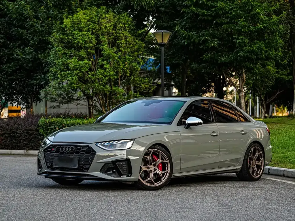 Audi S4 — фото 1