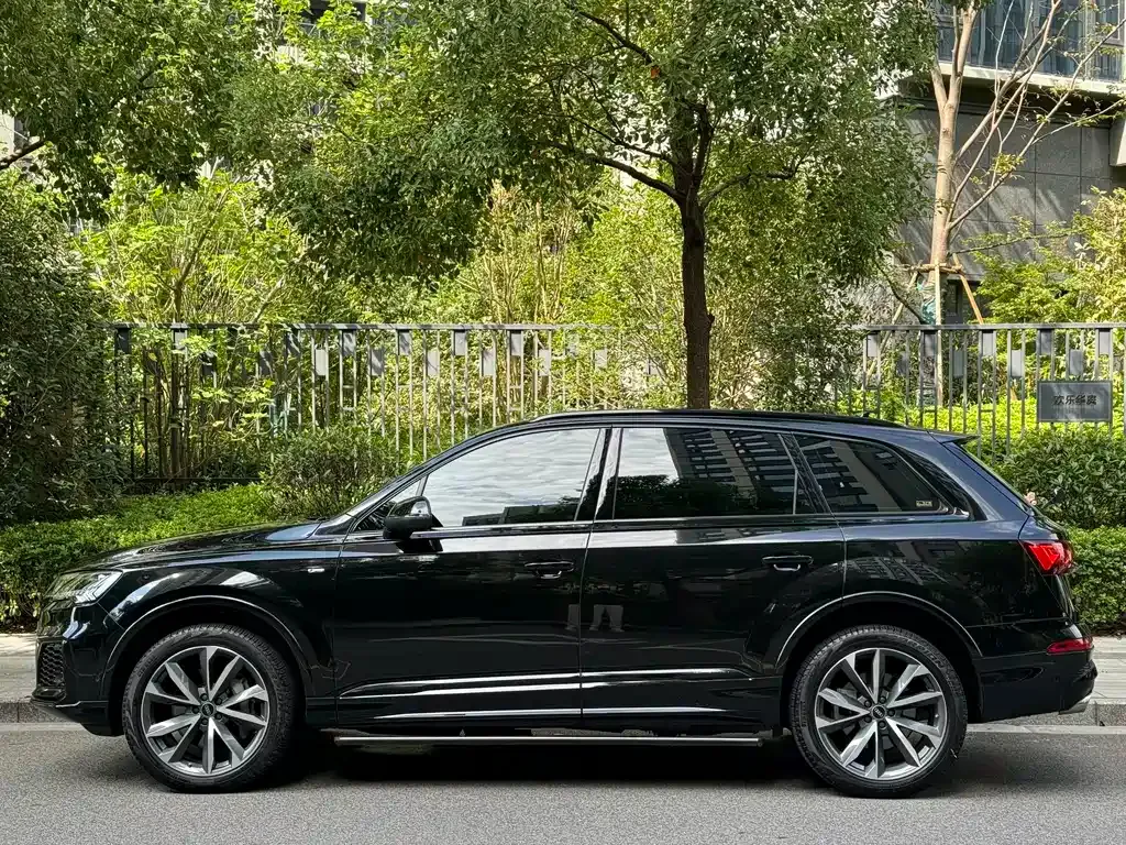 Audi Q7 — фото 8