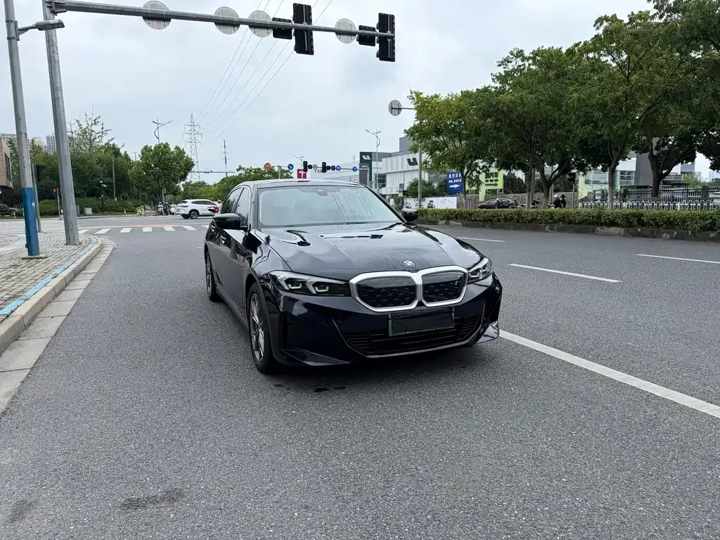 BMW i3 — фото 1