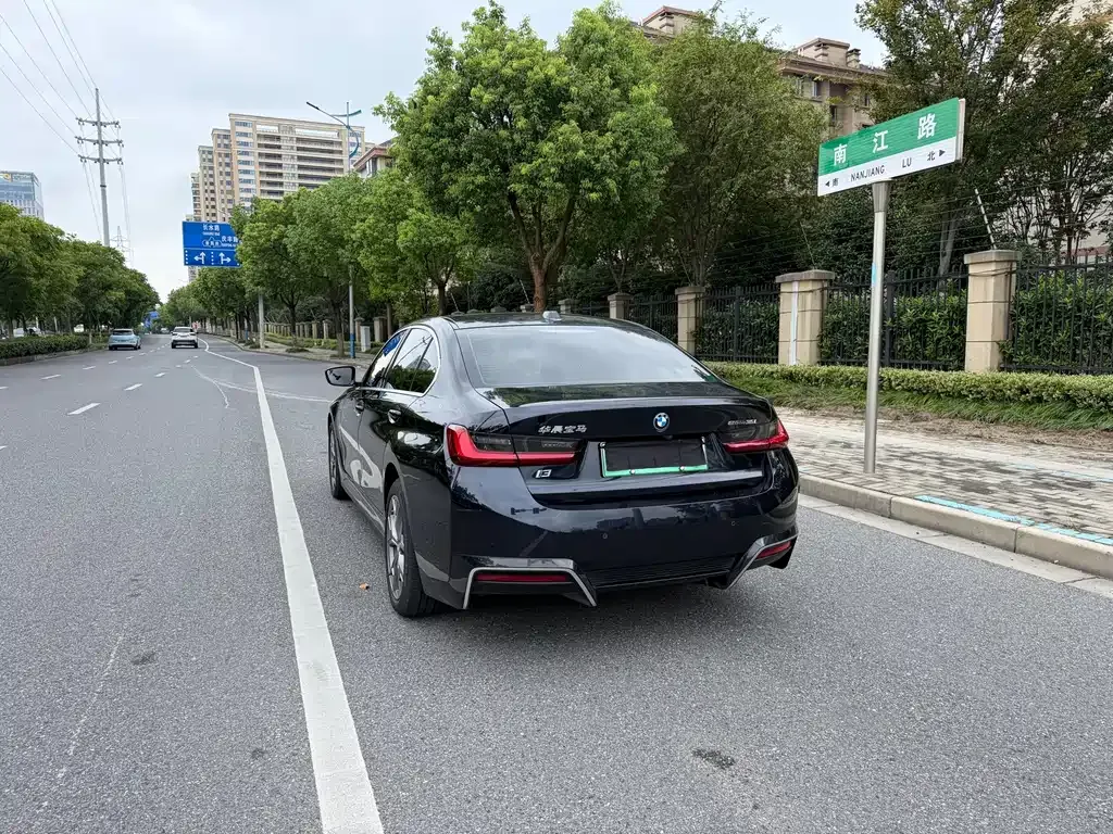 BMW i3 — фото 9