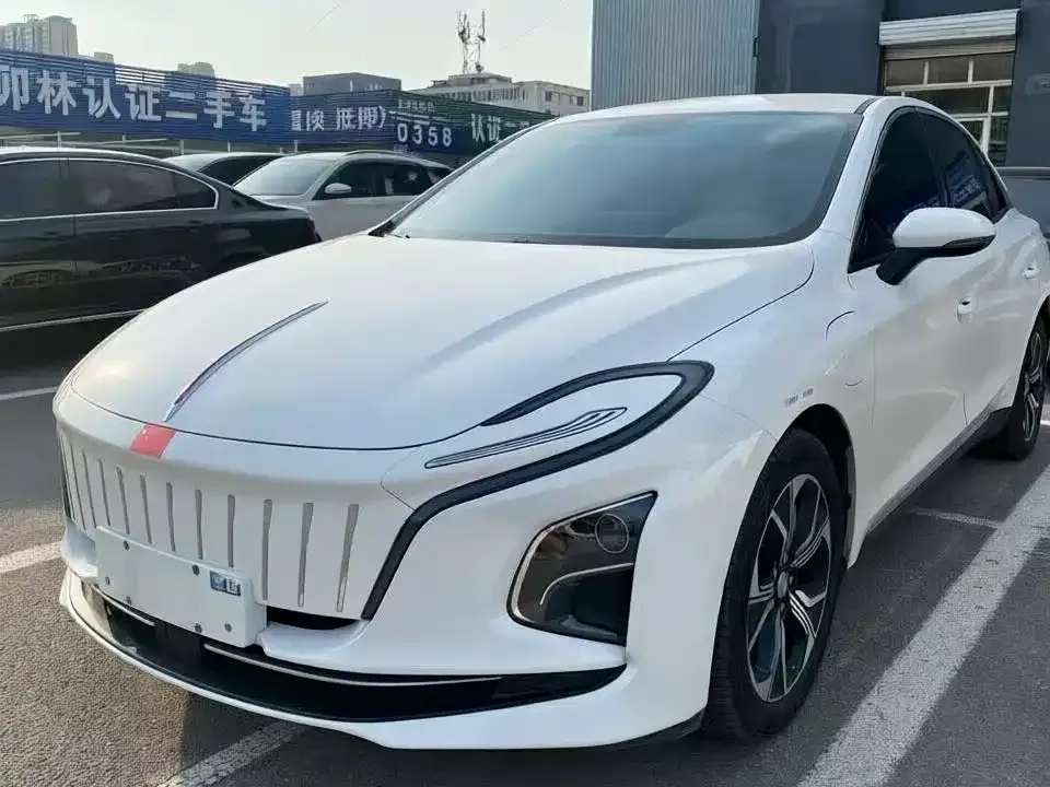 Hongqi E-QM5 — фото 1