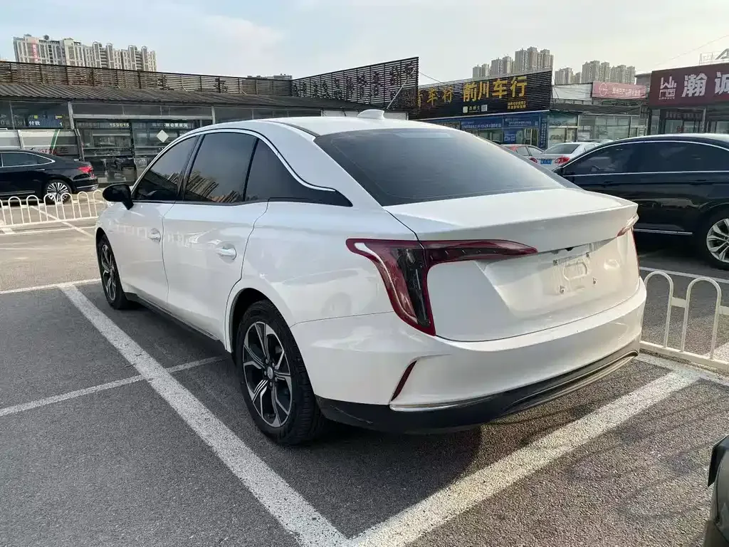 Hongqi E-QM5 — фото 5