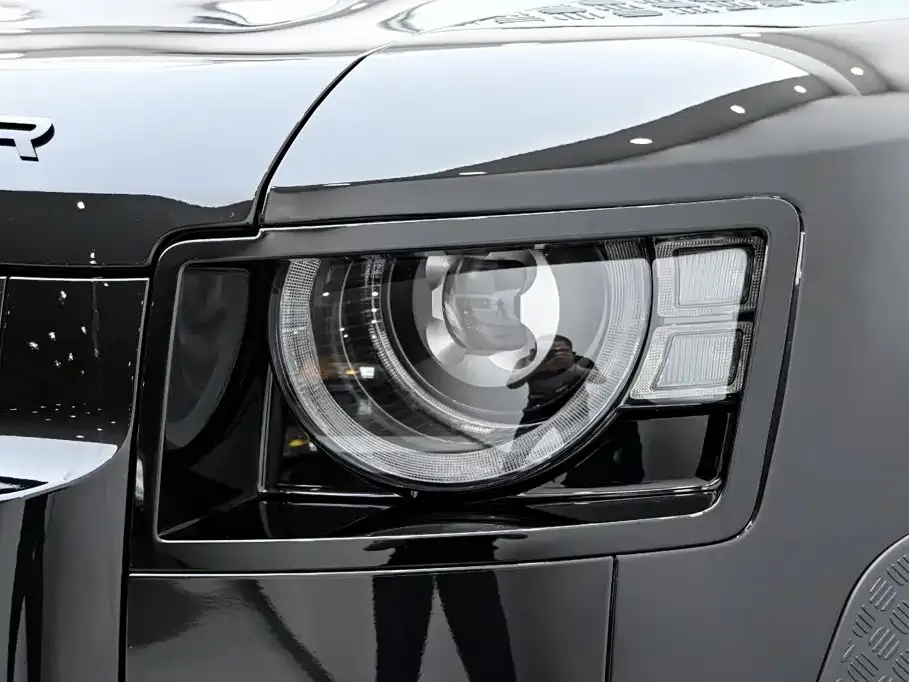 Land Rover Defender — фото 10