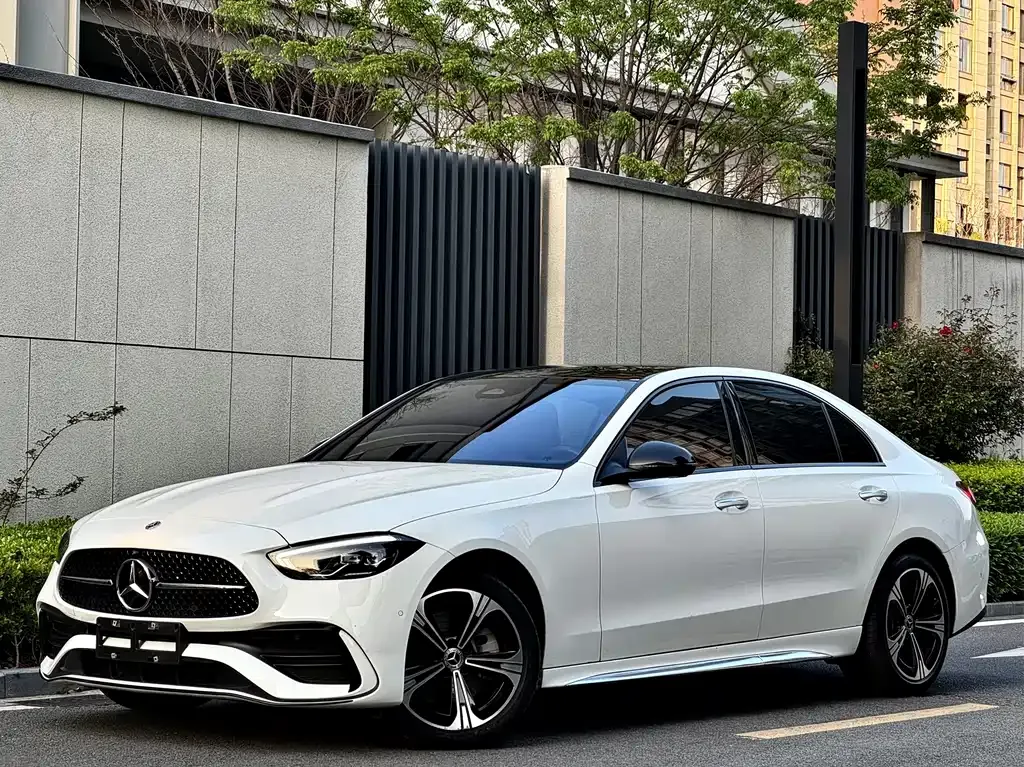 Mercedes-Benz C-Class — фото 1