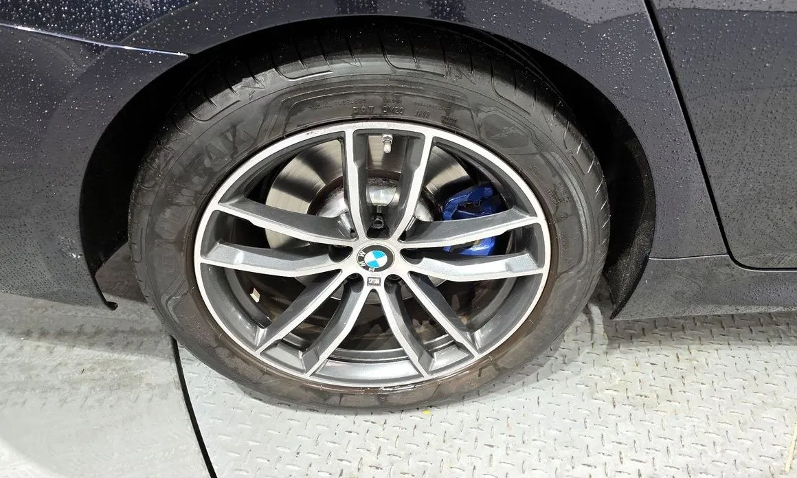 BMW 5-Series — фото 10