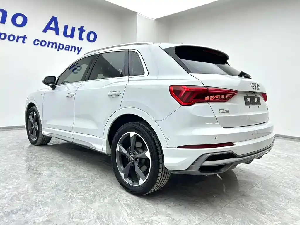 Audi Q3 — фото 8