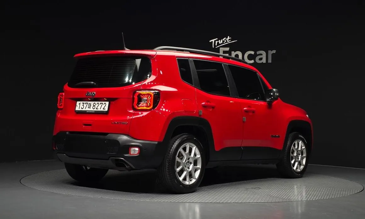 Jeep Renegade — фото 3