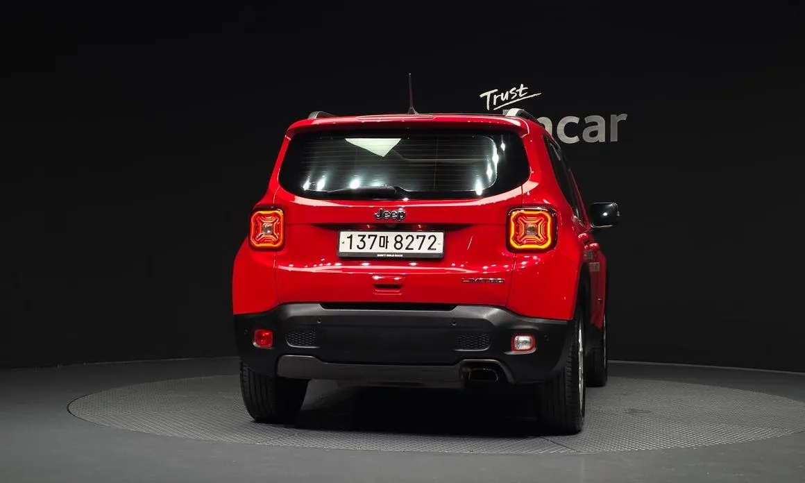 Jeep Renegade — фото 4