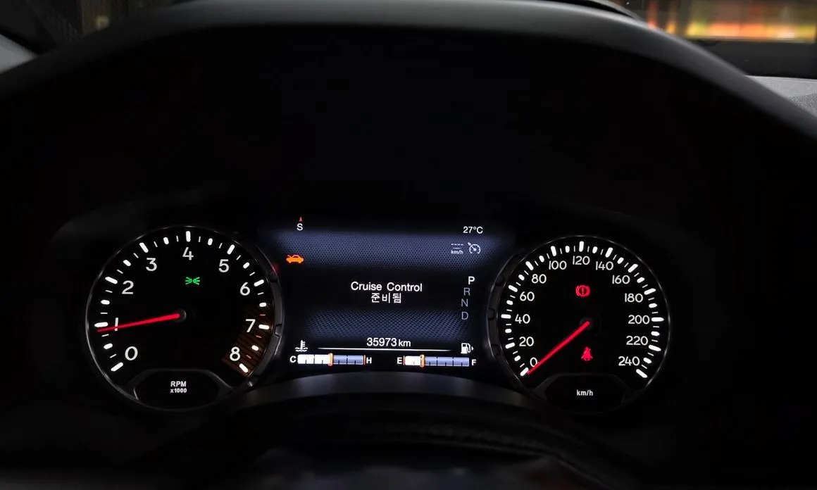 Jeep Renegade — фото 2