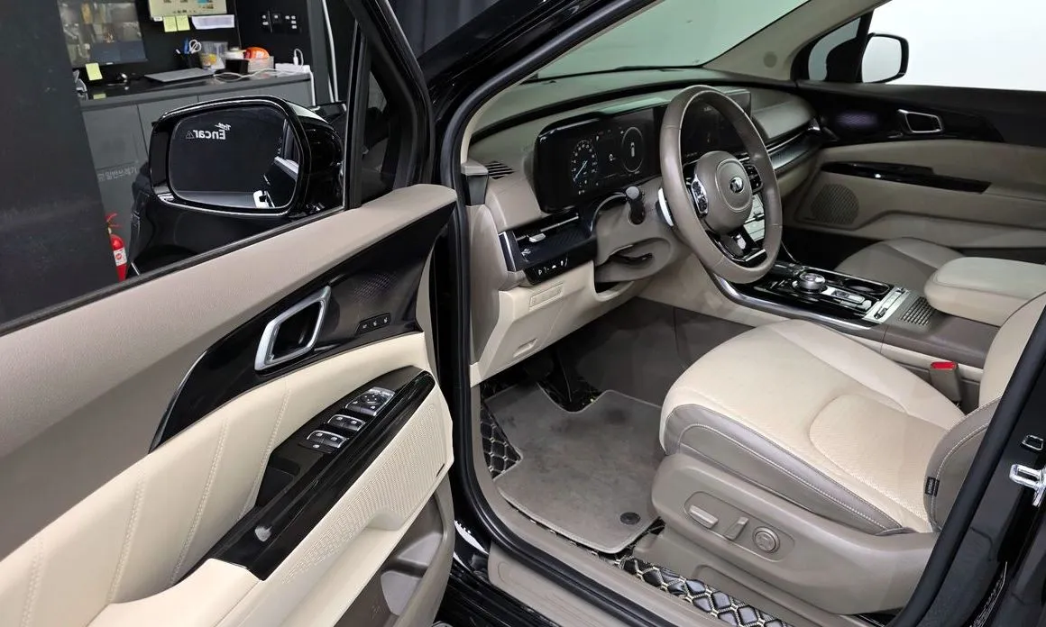 Kia Carnival — фото 10