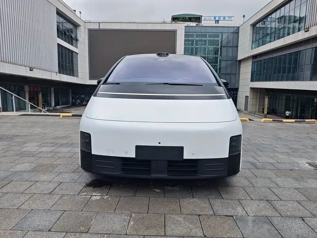 Li Auto MEGA — фото 7