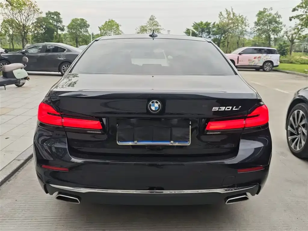 BMW 5 Series — фото 4