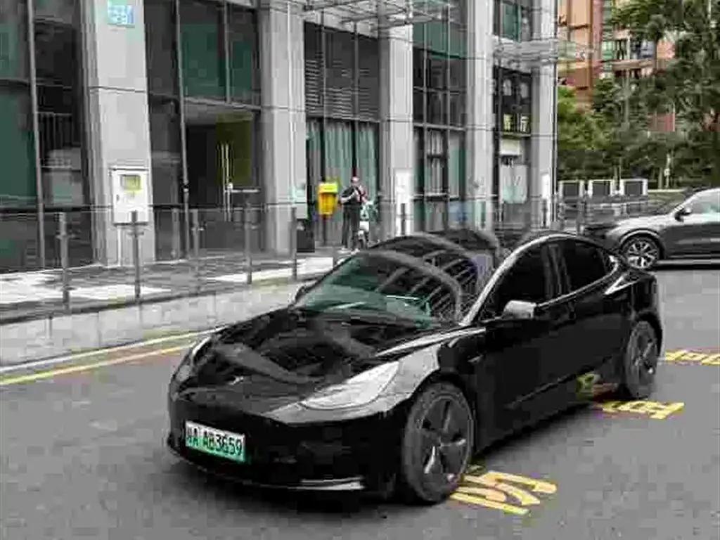 Tesla Model 3 — фото 5