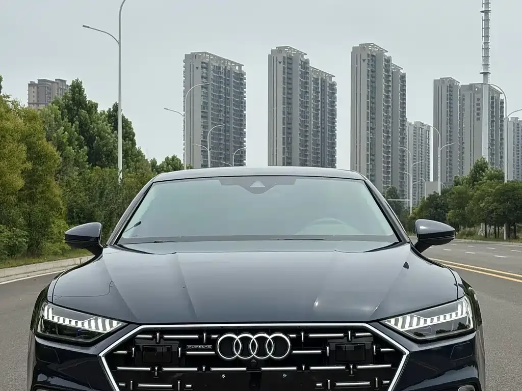 Audi A7L — фото 9