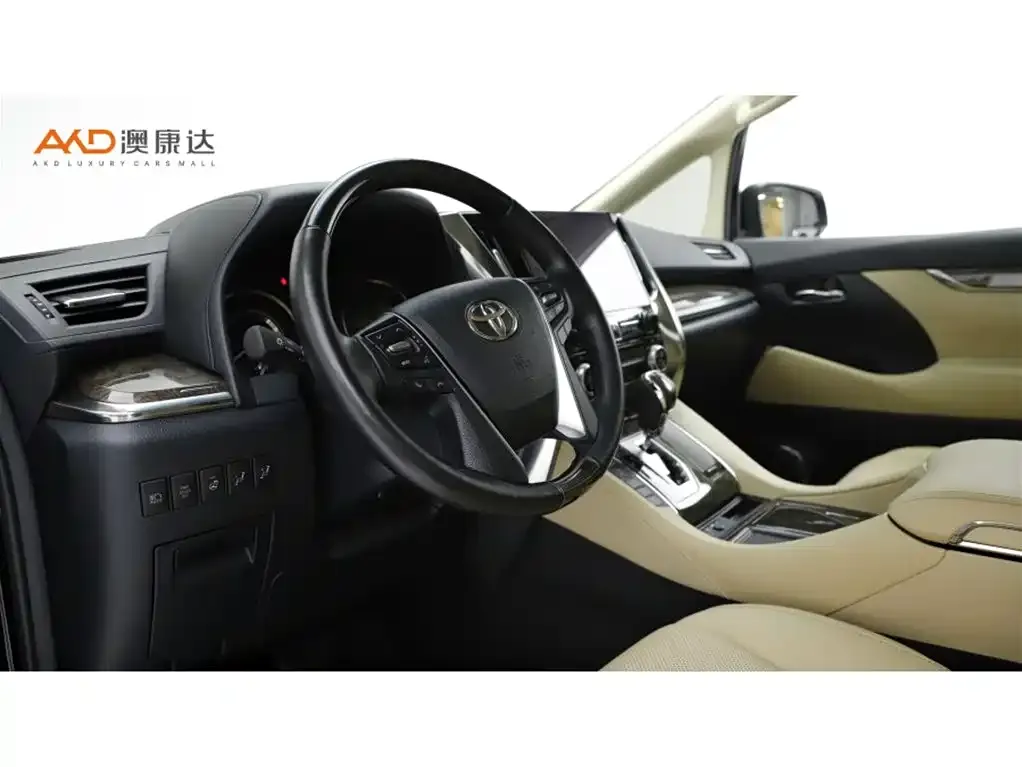 Toyota Alphard — фото 4
