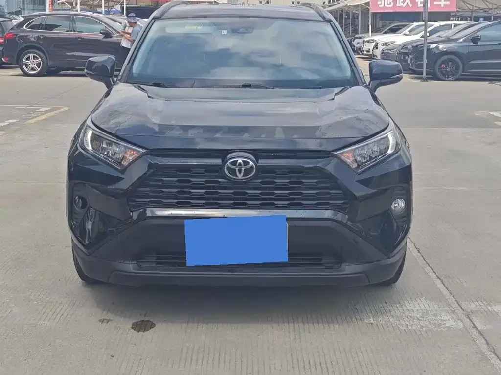Toyota RAV4 — фото 4