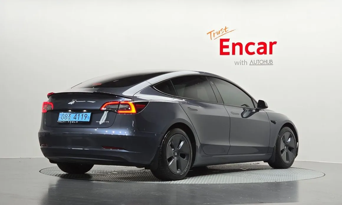 Tesla Model 3 — фото 5