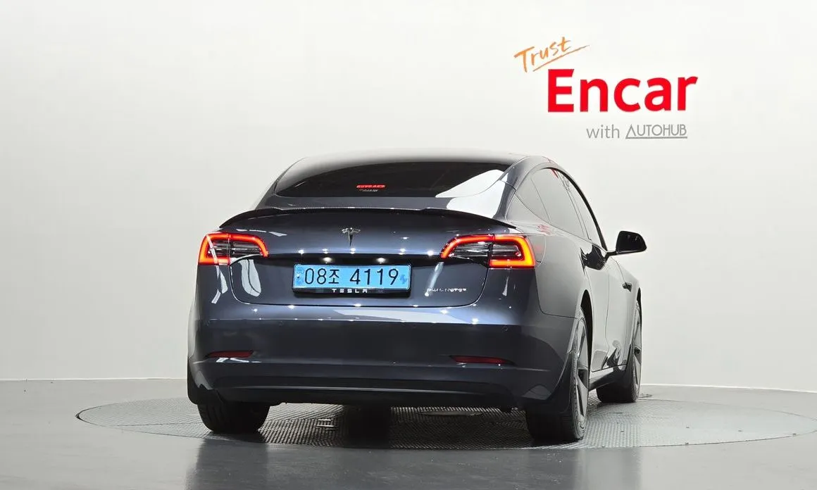 Tesla Model 3 — фото 3