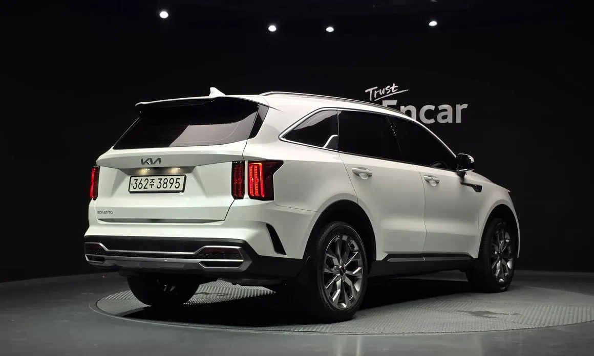 Kia Sorento — фото 6