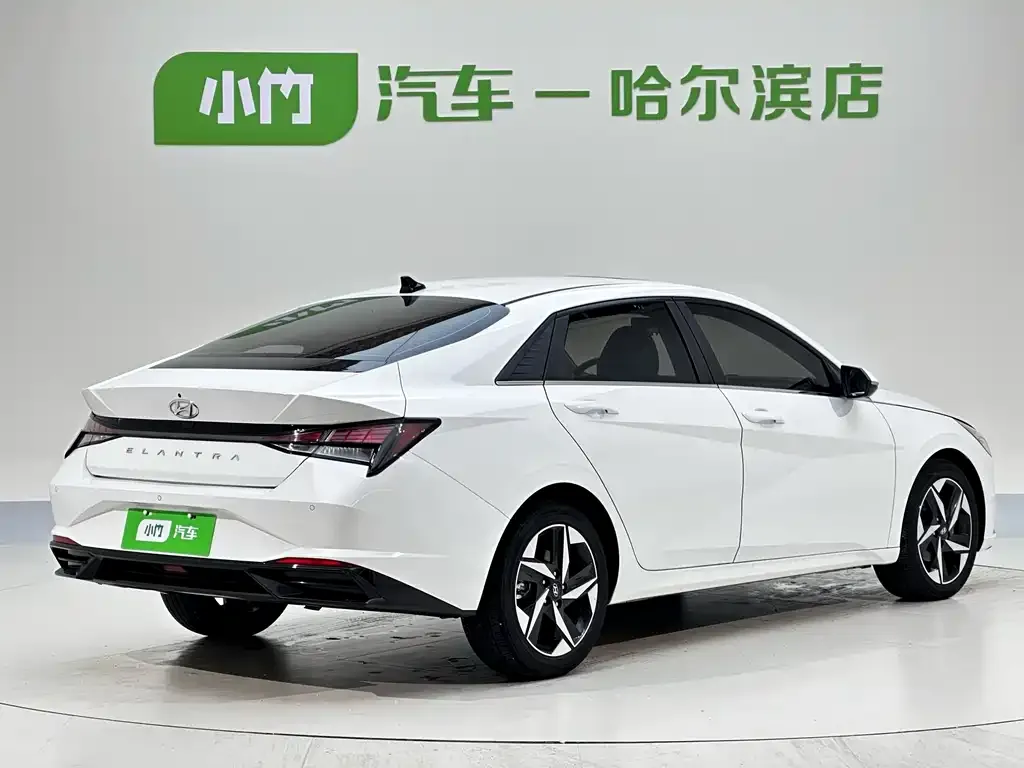 Hyundai Elantra — фото 9