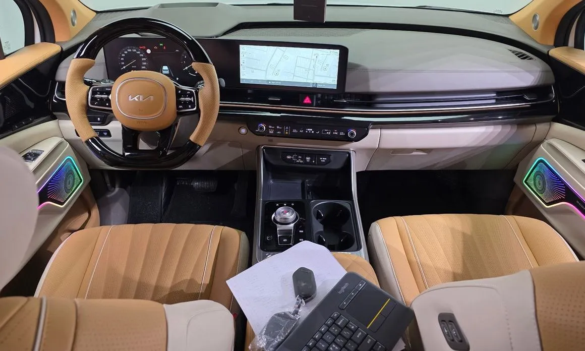 Kia Carnival — фото 10