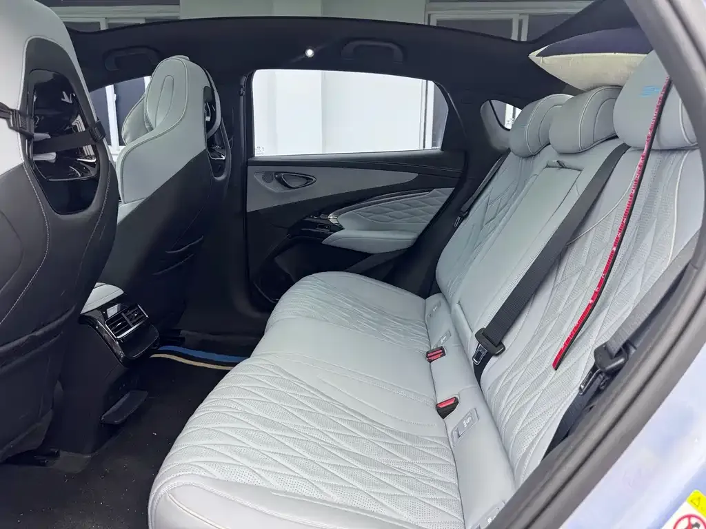 BYD Seal — фото 9