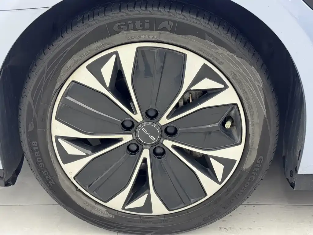 BYD Seal — фото 6