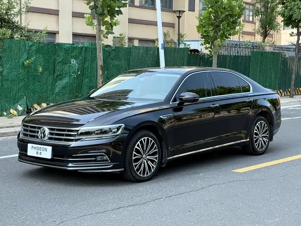 Volkswagen Phideon — фото 1