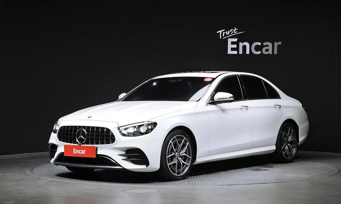 Mercedes-Benz E-Class — фото 1